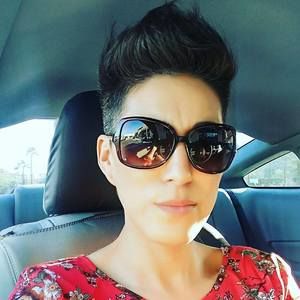 Meet your Posher, Alma